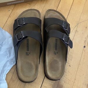 Cushionaire men’s sandals NWT